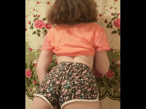 ❤️ Sexy junges Babe zieht ihre Shorts vor der Kamera aus ️❌  Sex bei de.pornsexphoto.ru ☑